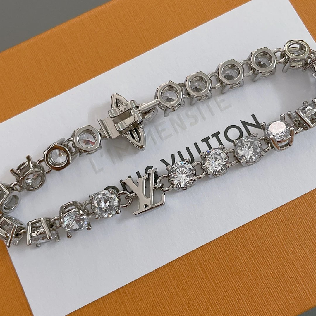 Louis Vuitton Bracelet 18cm