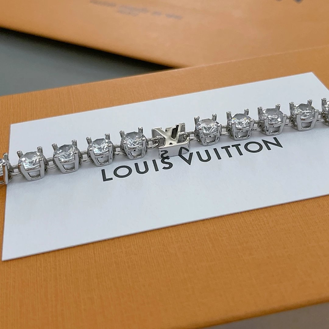 Louis Vuitton Bracelet 18cm